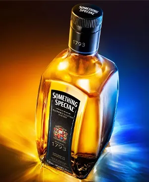 Imagen de Something Special x 750ml con fondo de colores negro amarillo y azul