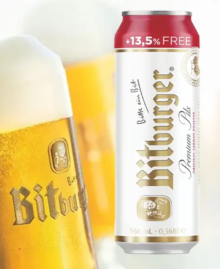 Bitburger x 568ml con copas en primer plano de cervezas