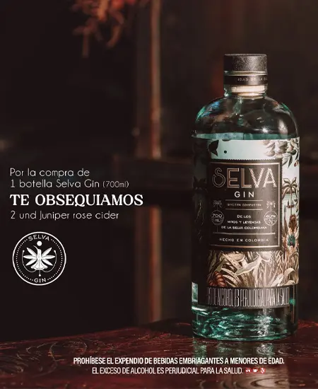 Selva Gin x 700ml foto en una mesa de madera oscura