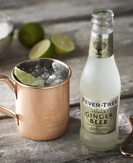 Foto de Ginger Beer Fourpack x 200ml junto a coctel Moscow Mule