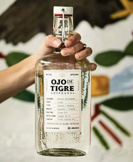 Foto de botella Mezcal Ojo de Tigre Joven x 750ml
